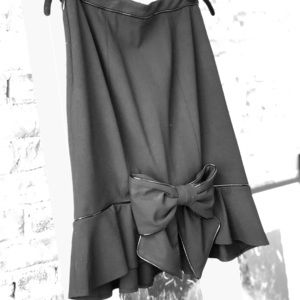 Betsy Johnson pencil skirt with kick and bow